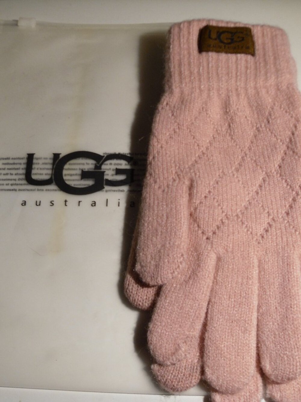 UGG women's gloves PINK NEW